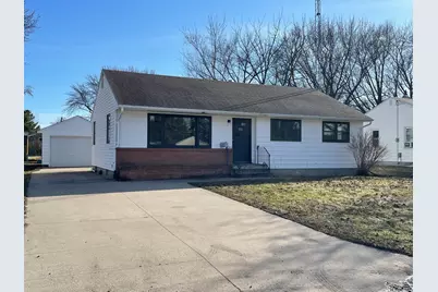 618 9th Avenue SE, Waseca, MN 56093 - Photo 1