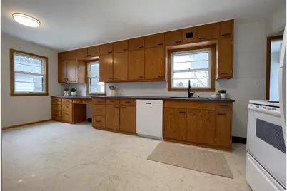 618 9th Avenue SE, Waseca, MN 56093 - Photo 9