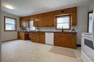 618 9th Ave SE, Waseca, MN 56093 - Photo 9