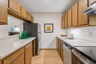 2425 E Franklin Ave, Minneapolis, MN 55406 - Photo 9