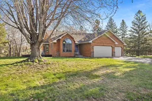4634 Stoddart Ln, White Bear Township, MN 55127 - Photo 3