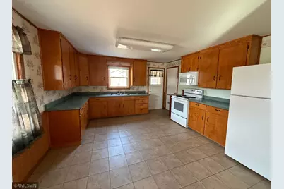 211 E 3rd Avenue, Luck, WI 54853 - Photo 7