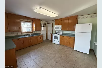 211 E 3rd Avenue, Luck, WI 54853 - Photo 7