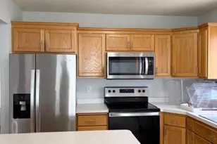 321 Wildwood Cir, Roberts, WI 54023 - Photo 3