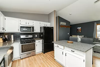 2007 23 1/2 Street SE, Rochester, MN 55904 - Photo 11