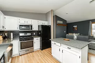 2007 23 1/2 Street SE, Rochester, MN 55904 - Photo 11