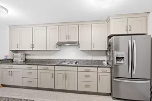 6051 Laurel Ave, Golden Valley, MN 55416 - Photo 11