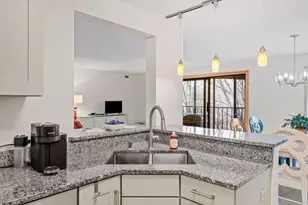 6051 Laurel Ave, Golden Valley, MN 55416 - Photo 9