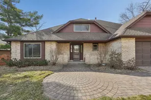 970 Sherwood Rd, Shoreview, MN 55126 - Photo 1