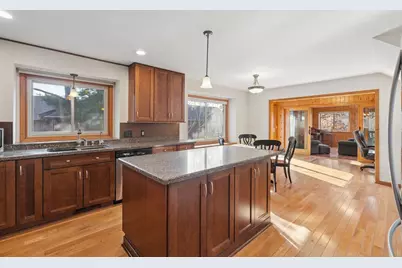 970 Sherwood Road, Shoreview, MN 55126 - Photo 3