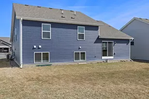 1976 Attenborough St, Shakopee, MN 55379 - Photo 17