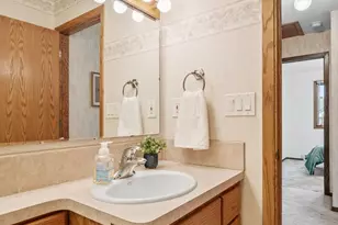1956 3rd St E, Saint Paul, MN 55119 - Photo 21