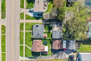 1956 3rd St E, Saint Paul, MN 55119 - Photo 43
