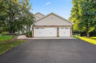 9737 Greenspruce Ct N, Brooklyn Park, MN 55443 - Photo 5