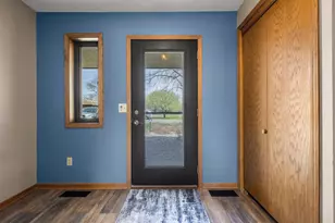 1286 Emerald Ln, Shakopee, MN 55379 - Photo 7