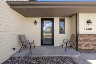 1286 Emerald Ln, Shakopee, MN 55379 - Photo 5