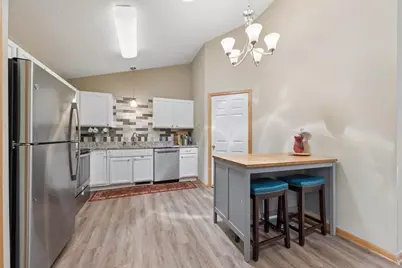 9821 Zinnia Lane N, Maple Grove, MN 55369 - Photo 5