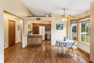 1237 Hilo Ave N, Oakdale, MN 55128 - Photo 11