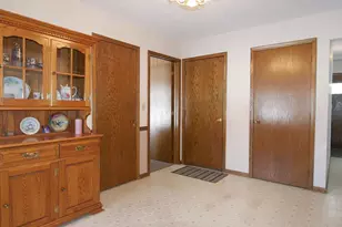 9608 Toledo Rd, Bloomington, MN 55437 - Photo 13