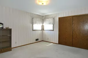 9608 Toledo Rd, Bloomington, MN 55437 - Photo 15