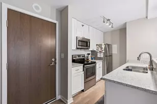 433 S 7th St, Minneapolis, MN 55415 - Photo 9