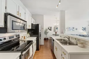 13608 Carmody Dr, Eden Prairie, MN 55344 - Photo 11