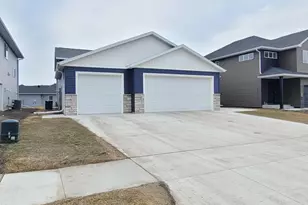 2308 36th Ave S, Moorhead, MN 56560 - Photo 3