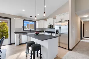 18560 Hexham Ln, Lakeville, MN 55044 - Photo 7