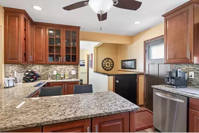 6312 Knoll Street N, Golden Valley, MN 55427 - Photo 17