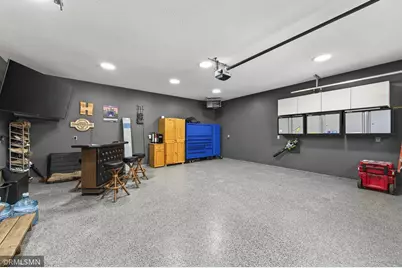 245 Dwinnell Avenue, Mahtomedi, MN 55115 - Photo 37