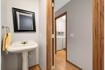 2571 Bedford Court, Mendota Heights, MN 55120 - Photo 15