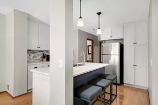 2571 Bedford Ct, Mendota Heights, MN 55120 - Photo 9