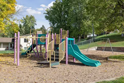 515 Farrell Street N, Maplewood, MN 55119 - Photo 23