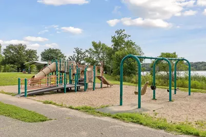 515 Farrell Street N, Maplewood, MN 55119 - Photo 39