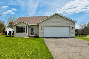 1330 Hunter Hill Dr, Hammond, WI 54015 - Photo 1