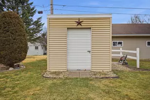 803 18th St SW, Austin, MN 55912 - Photo 45