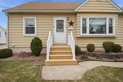 803 18th Street SW, Austin, MN 55912 - Photo 3