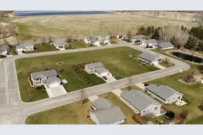 553 Coleman Avenue E, Eden Valley, MN 55329 - Photo 5