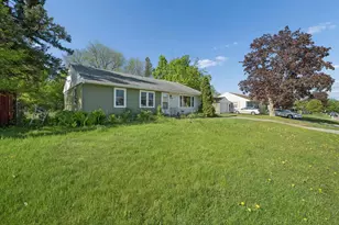 1115 10th St SW, Faribault, MN 55021 - Photo 3