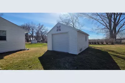 300 Central Avenue S, Hollandale, MN 56045 - Photo 5