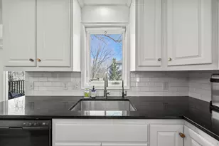 5500 Yorktown Ln N, Plymouth, MN 55442 - Photo 23