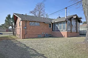 6211 Brooklyn Dr, Brooklyn Center, MN 55430 - Photo 3