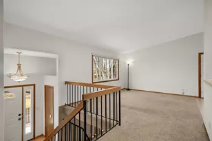 3830 Laurel Ct, Eagan, MN 55122 - Photo 5