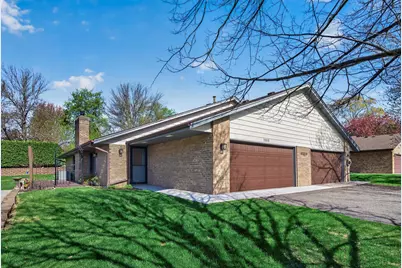 2810 Robinwood Way, Woodbury, MN 55125 - Photo 1