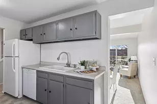 411 Dorland Pl, Maplewood, MN 55119 - Photo 9