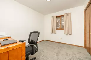 1817 Ruby Cir, Shakopee, MN 55379 - Photo 15