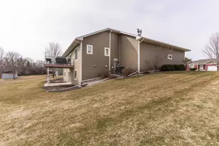 1305 Jessie Ct, Fergus Falls, MN 56537 - Photo 7