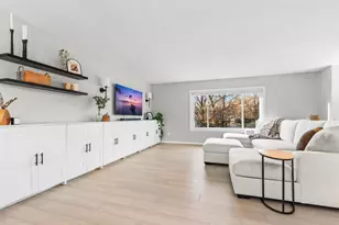 7404 Laredo Dr, Chanhassen, MN 55317 - Photo 3