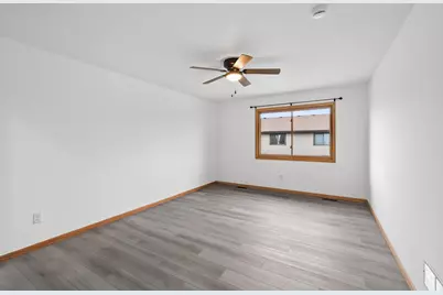 5127 84th Court N, Brooklyn Park, MN 55443 - Photo 19