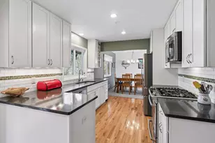 3409 Maplewood Dr, Saint Anthony, MN 55418 - Photo 11